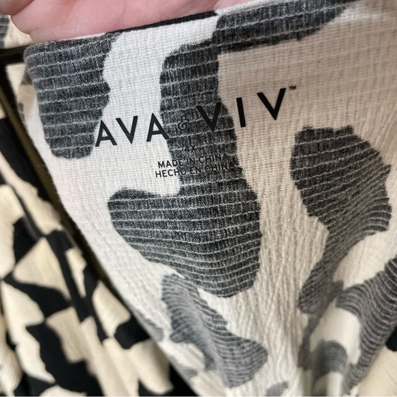 Ava & Viv Top Womens 4x Sweetheart Neck Tie-Front Black Cream Academic - Picture 5 of 6